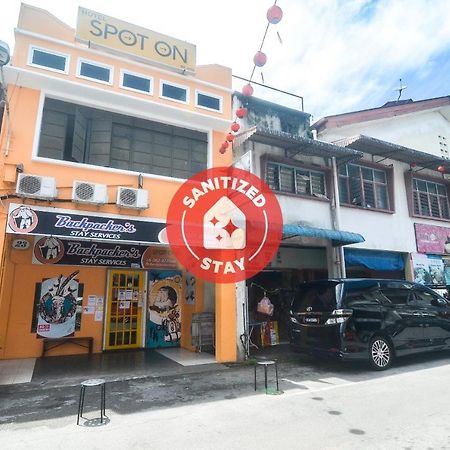 Spot On 89886 Backpacker'S Stay Services Kuching Buitenkant foto