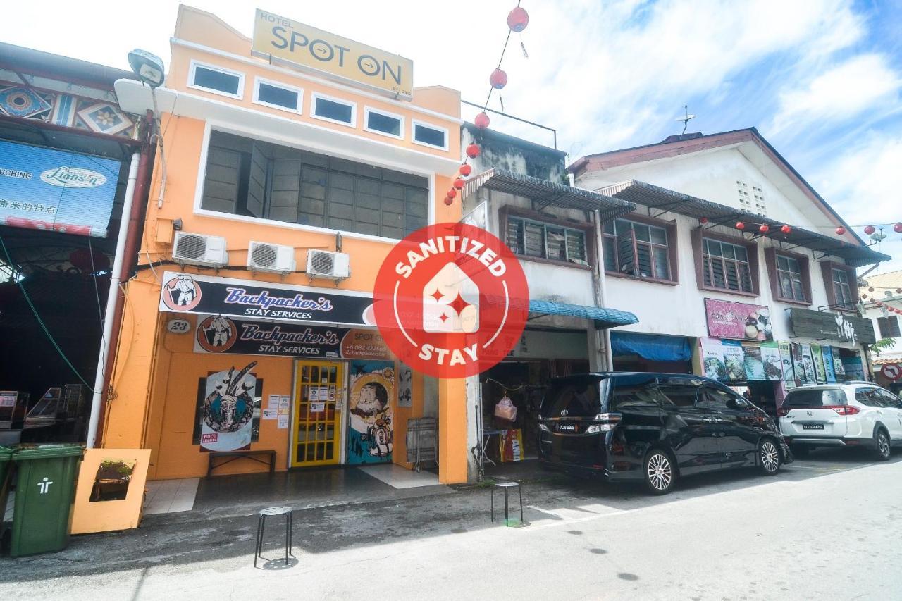 Spot On 89886 Backpacker'S Stay Services Kuching Buitenkant foto