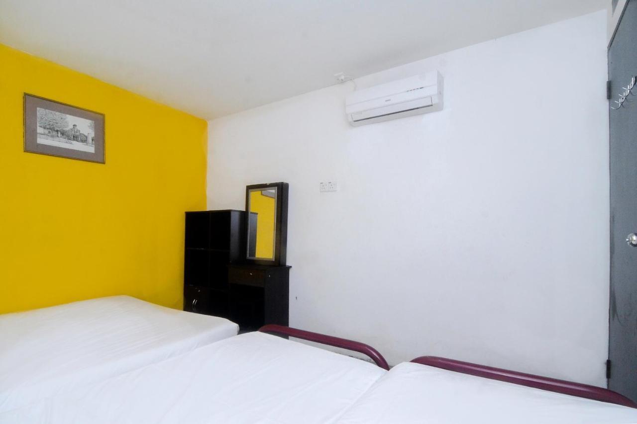 Spot On 89886 Backpacker'S Stay Services Kuching Buitenkant foto