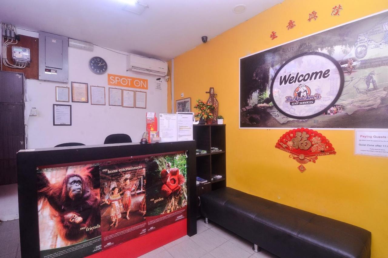 Spot On 89886 Backpacker'S Stay Services Kuching Buitenkant foto