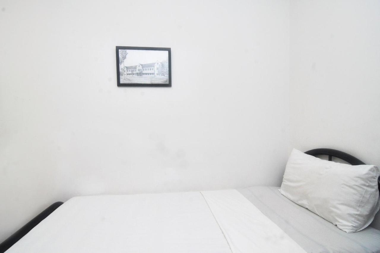 Spot On 89886 Backpacker'S Stay Services Kuching Buitenkant foto