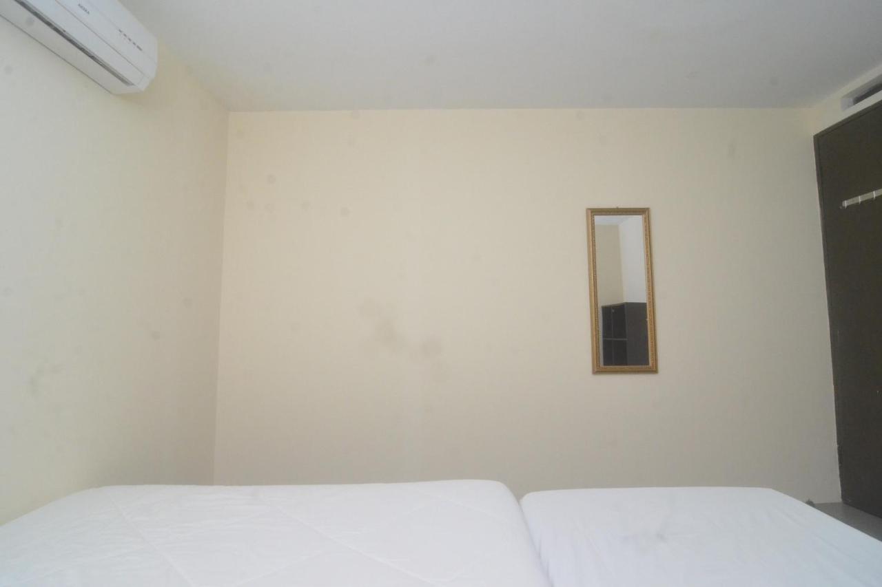 Spot On 89886 Backpacker'S Stay Services Kuching Buitenkant foto