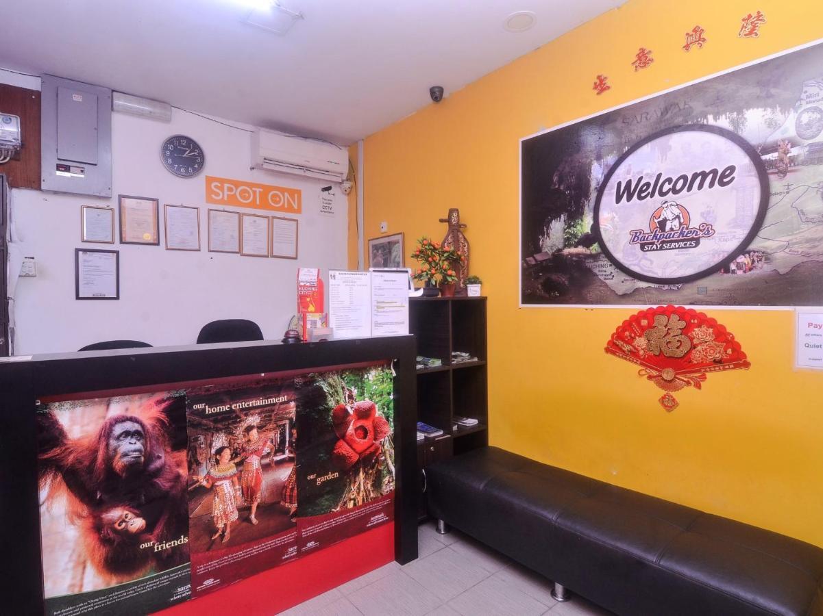 Spot On 89886 Backpacker'S Stay Services Kuching Buitenkant foto